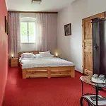 U Hradilů 3*