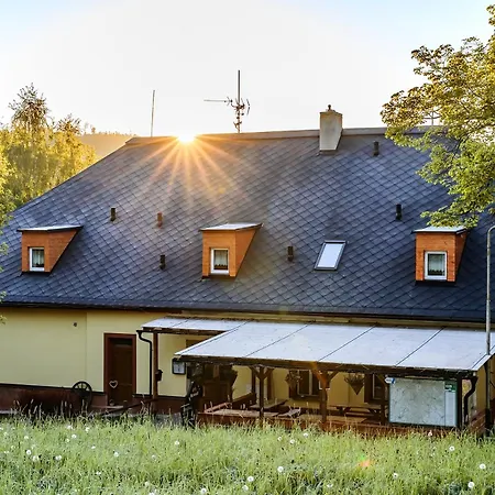 ゲストハウス U Hradilu 3*